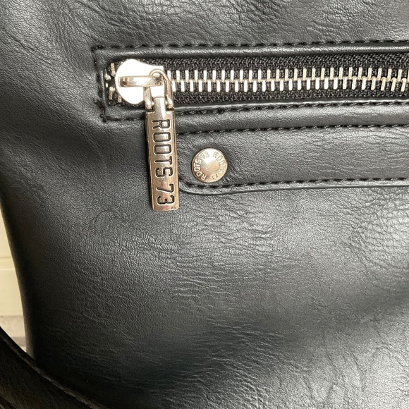 Roots 73 - Vegan Leather Crossbody Black Colour Shoulder Bag NWOT - Picture 4 of 16